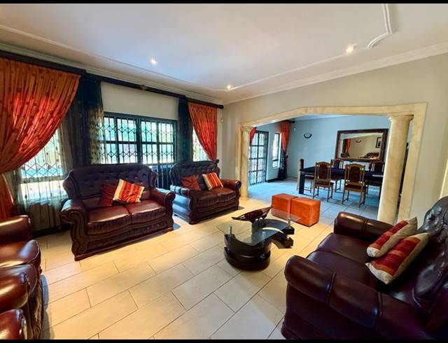 4 BEDROOM PROPERTY TO RENT IN SOMERSET PARK